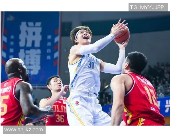 CBA精彩回放辽宁队对阵紫金勇士的激烈对决全程回顾
